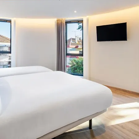 Lisboa Hotel 3*