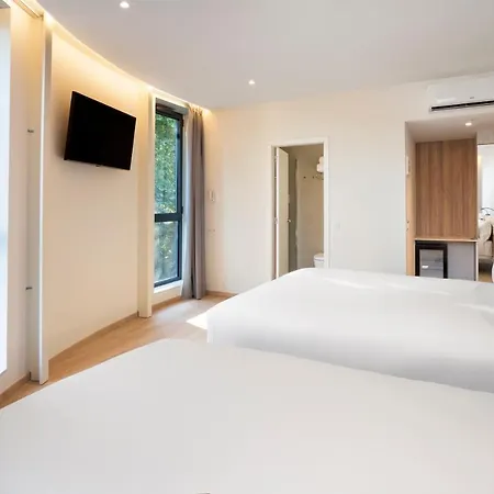 Lisboa 3* מונטיז'ו